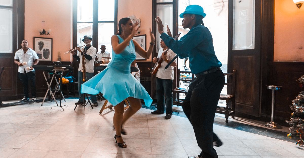 Salsa & Bachata (Λάτιν Χοροί)